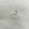 画像2: 裸石 0.241ct Fancy Light Yellow Green SI-2 中央宝石研究所ソーティング付 (2)