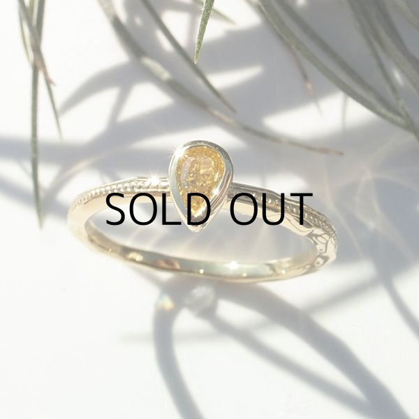 画像2: The RING Fancy Vivid Yellow  0.149ct VS2 AGTソーティング付 (2)