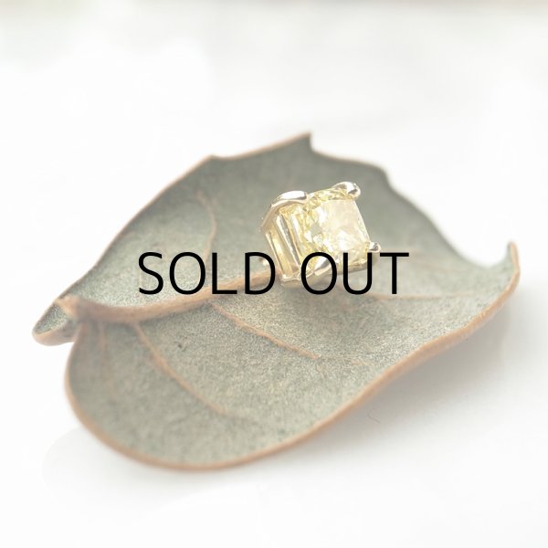 画像2: The Earring  Fancy Vivid Yellow/VS2/ 0.352ct  AGTソーティング付 (2)