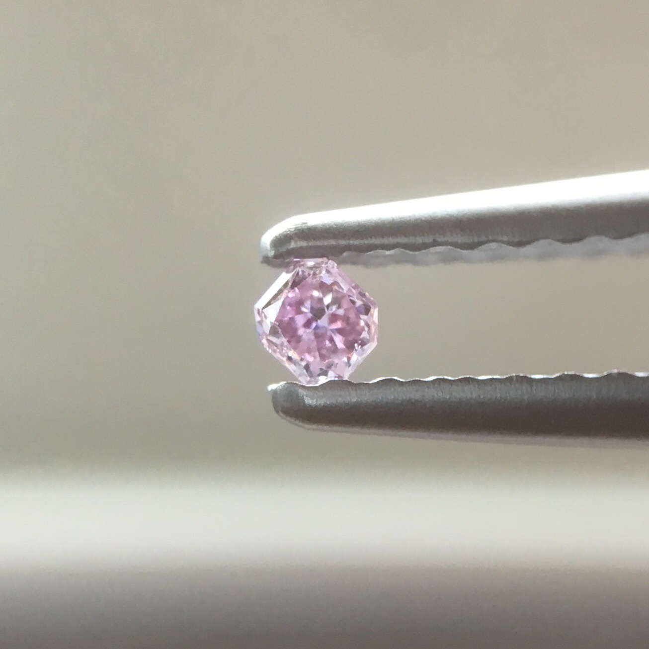 画像2: 裸石 0.044ct FANCY PURPLE PINK(天然) SI-2 中央宝石研究所ソーティング付 (2)