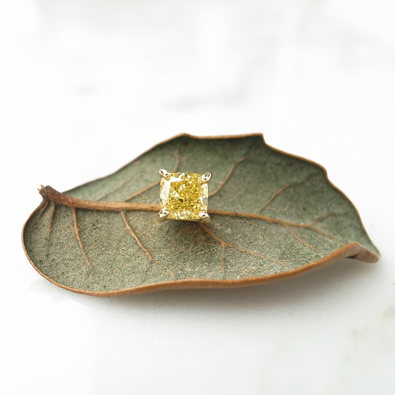 0.382ct V. Light Yellow VS-2 V.G MB